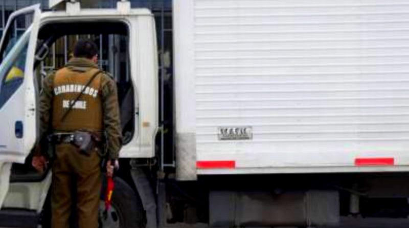 Revelan millonario autorrobo de camión repartidor en Tierra Amarilla: Ocupante era cómplice de asaltantes