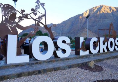 Se inaugura las letras volumétricas en Los Loros junto a autoridades y comunidad local